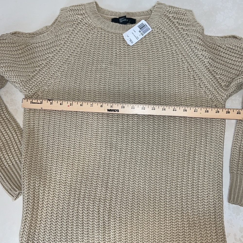 Forever, 21 beige/taupe cold shoulder sweater size L - Picture 8 of 8